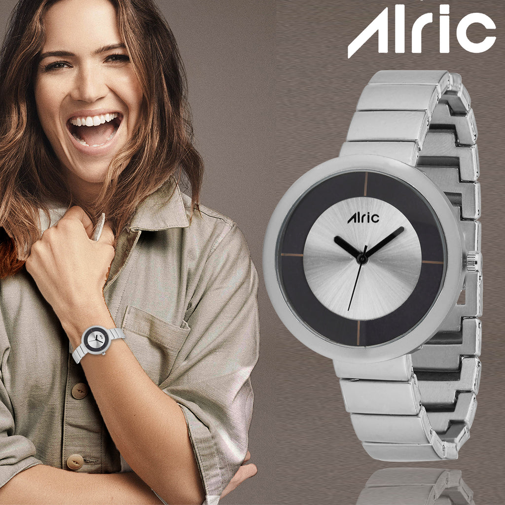 Elly Silver Round Quartz Analog Wrist Watch For Girls (30 Mm Dial)