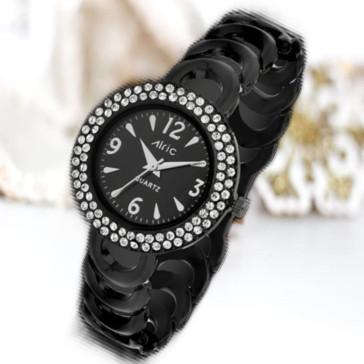 Ritzy Black Round Quartz Analog Wrist Watch For Women (13.6 Mm Dial)