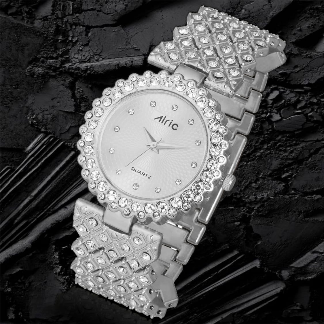 Lavish Gold  Analog Quartz with Jewels | Elegant Watch for Women
