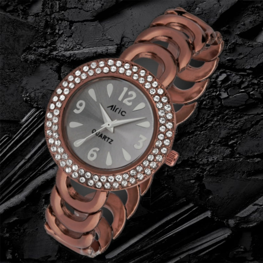 Ritzy Brown & Silver Round Quartz Analog Wrist Watch For Women (13.6 Mm Dial)