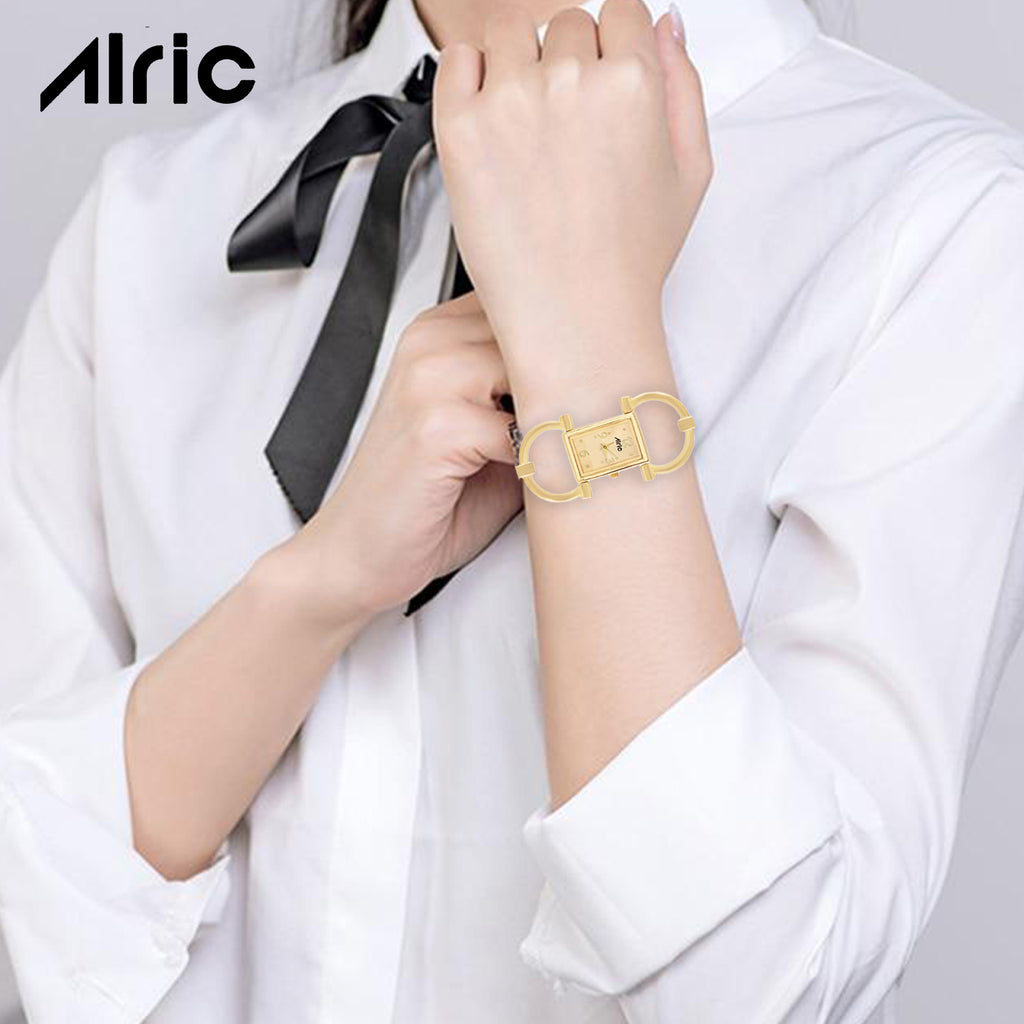 Quad Gold Watch For Girls (30 Mm Dial)