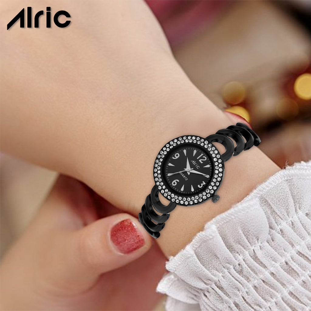 Ritzy Black Round Quartz Analog Wrist Watch For Women (13.6 Mm Dial)