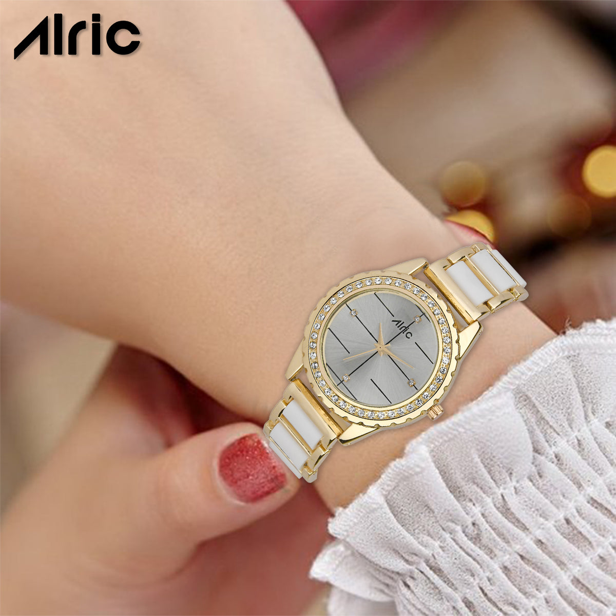 Regal Gold & White Round Quartz Analog Wrist Watch For Women (13.6 Mm Dial)