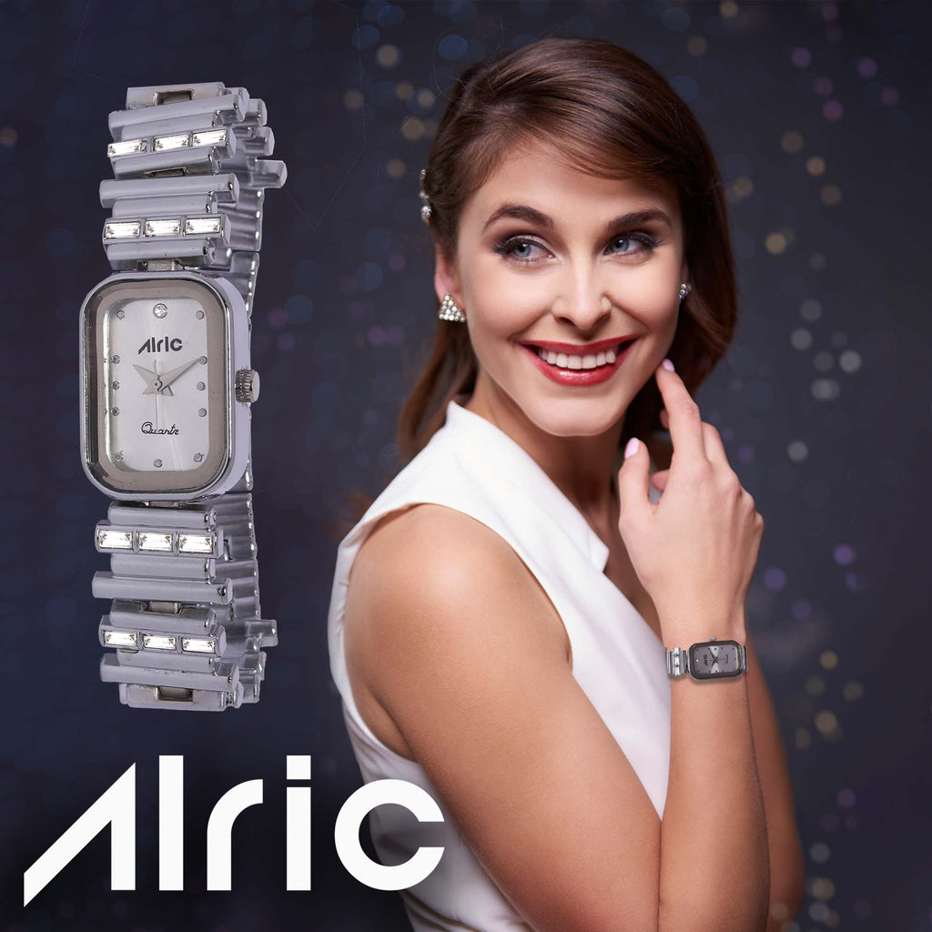 Charm Silver Rectangle Quartz Analog Wrist Watch For Girls (30 Mm Dial)