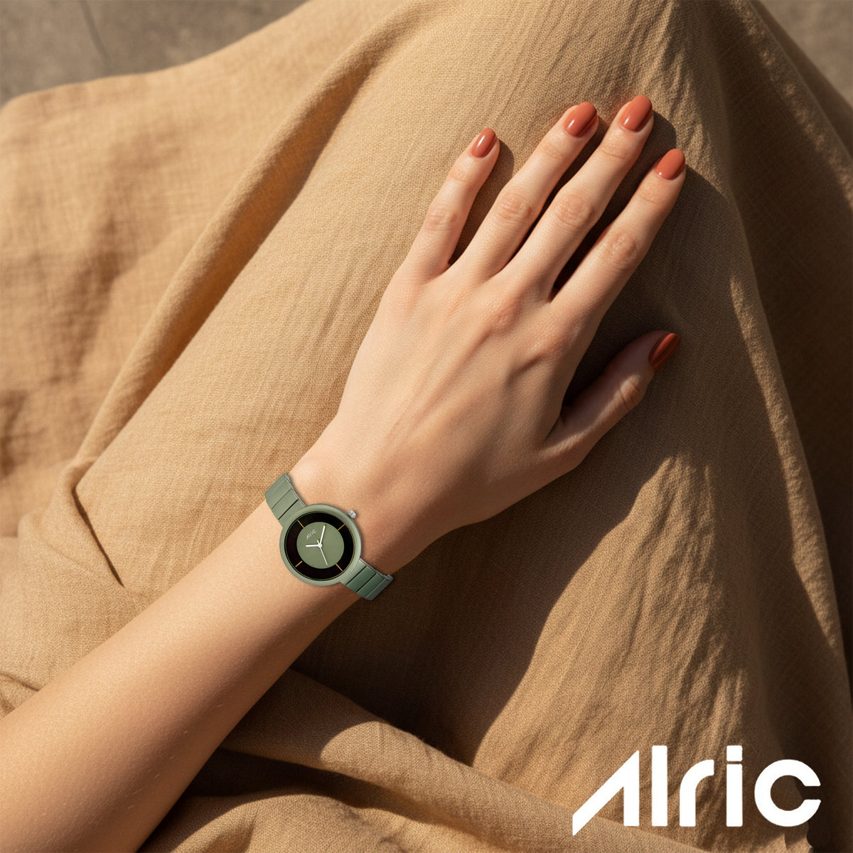 Elly Military Green Round Quartz Analog Wrist Watch For Girls (30 Mm Dial)