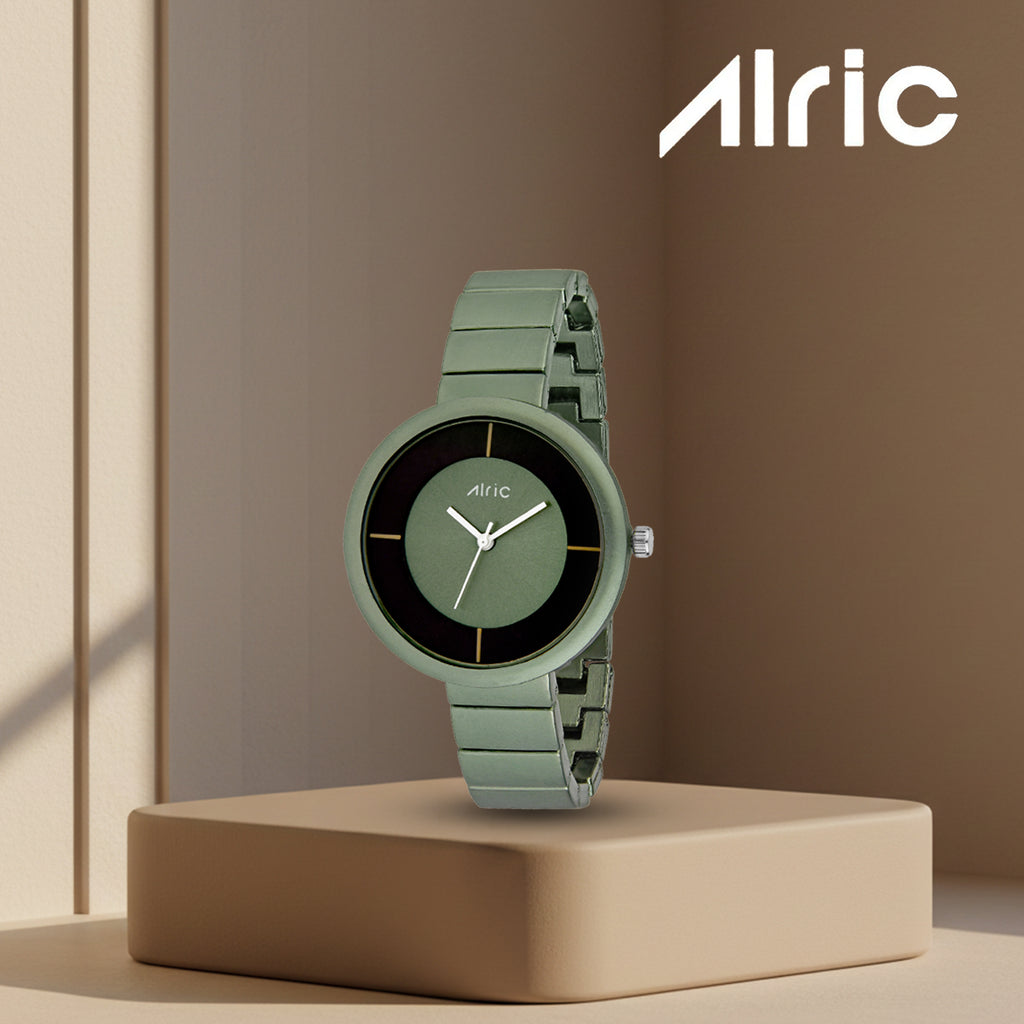 Elly Military Green Round Quartz Analog Wrist Watch For Girls (30 Mm Dial)