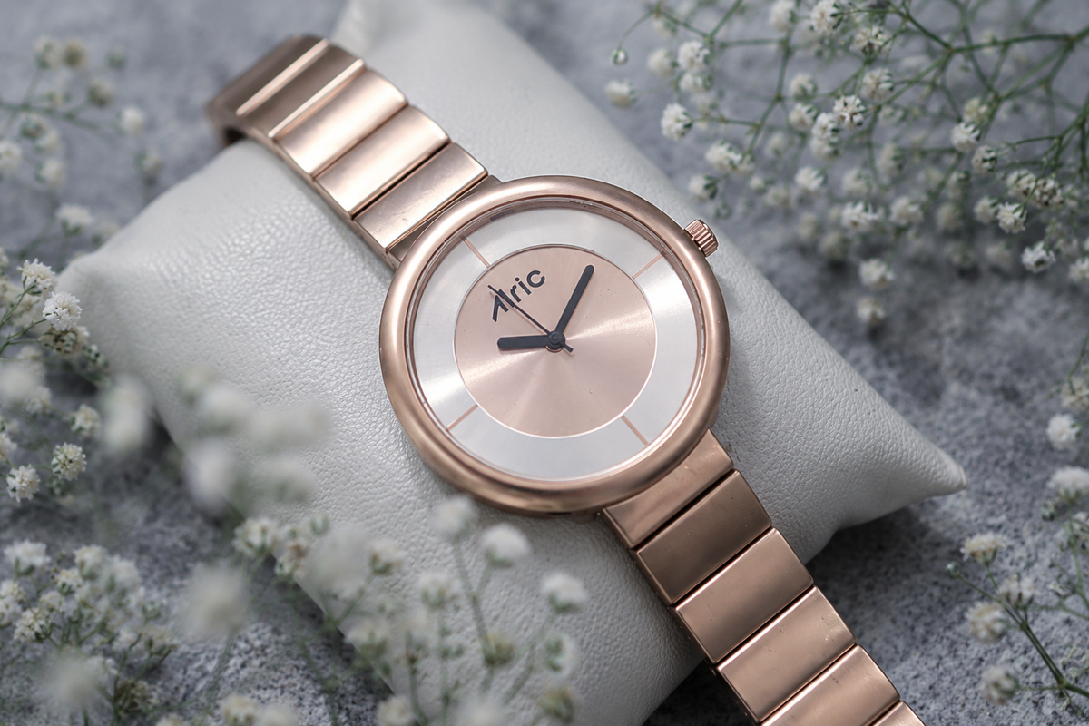 Elly Rose Gold Round Quartz Analog Wrist Watch For Girls (30 Mm Dial)