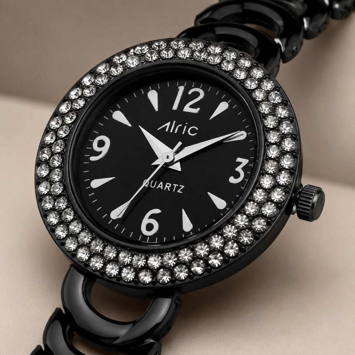 Ritzy Black Round Quartz Analog Wrist Watch For Women (13.6 Mm Dial)