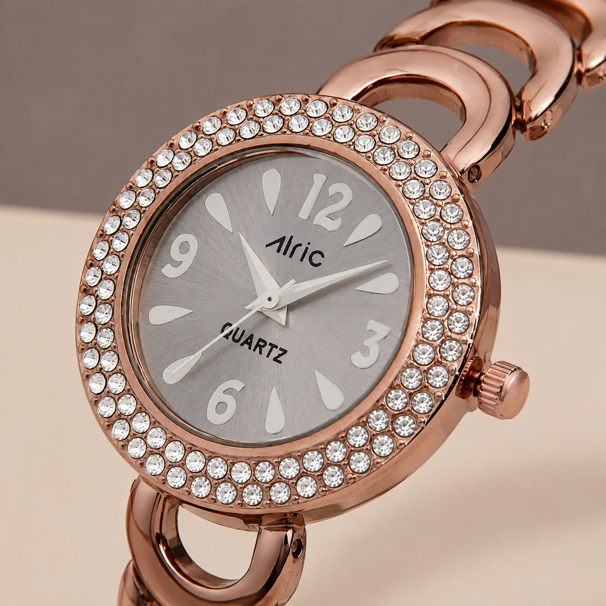 Ritzy Brown & Silver Round Quartz Analog Wrist Watch For Women (13.6 Mm Dial)