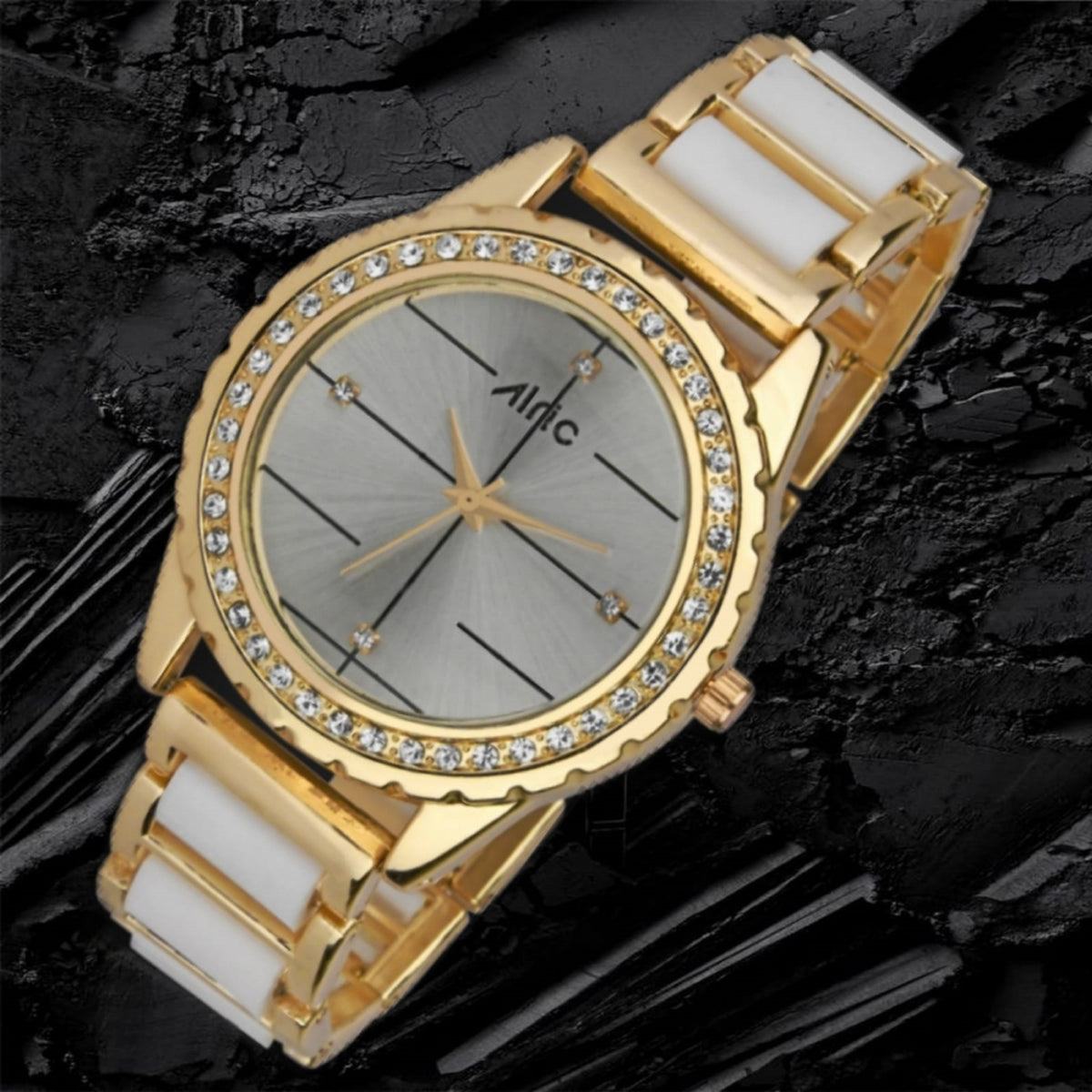 Regal Gold & White Round Quartz Analog Wrist Watch For Women (13.6 Mm Dial)