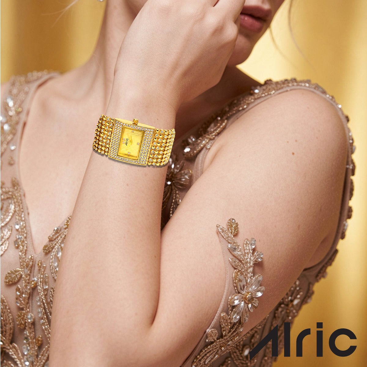 Empress gold Quartz Analog Wrist Watch For Girls (30 Mm Dial)